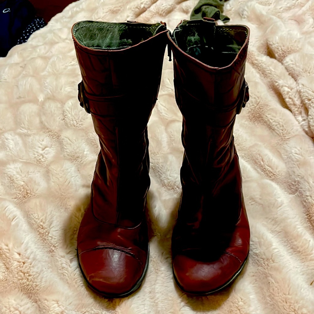 Beautiful wine coloured heeled lined booties